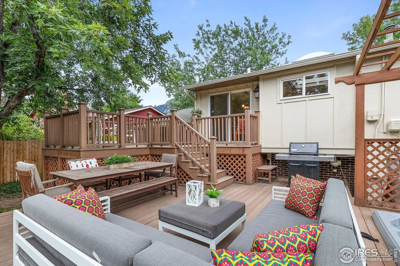 1170 Lehigh St — Photo 3