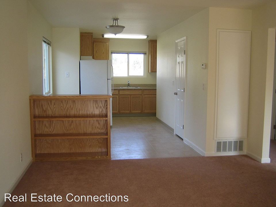 1st image of 122 Towne Ter APT 4