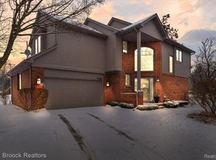54962 Winter Ct, Shelby Township, MI 48316