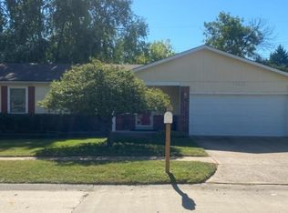 12114 Bourbon St, Maryland Heights, MO 63043