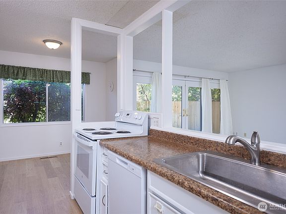 4th image of 364 Catherine Street #S1