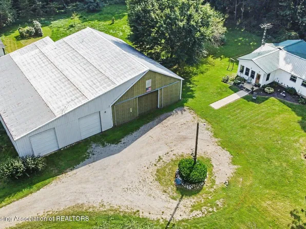 2850 Kelly Rd, Leslie, MI 49251
