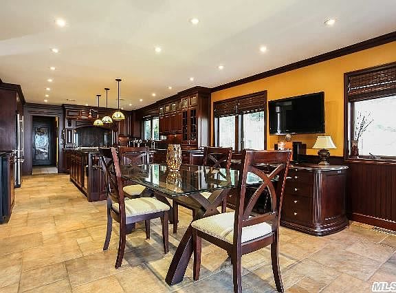 5th image of 21 Waters Edge Ln