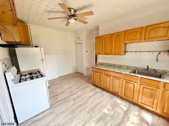 3rd image of 4A Swaine Pl