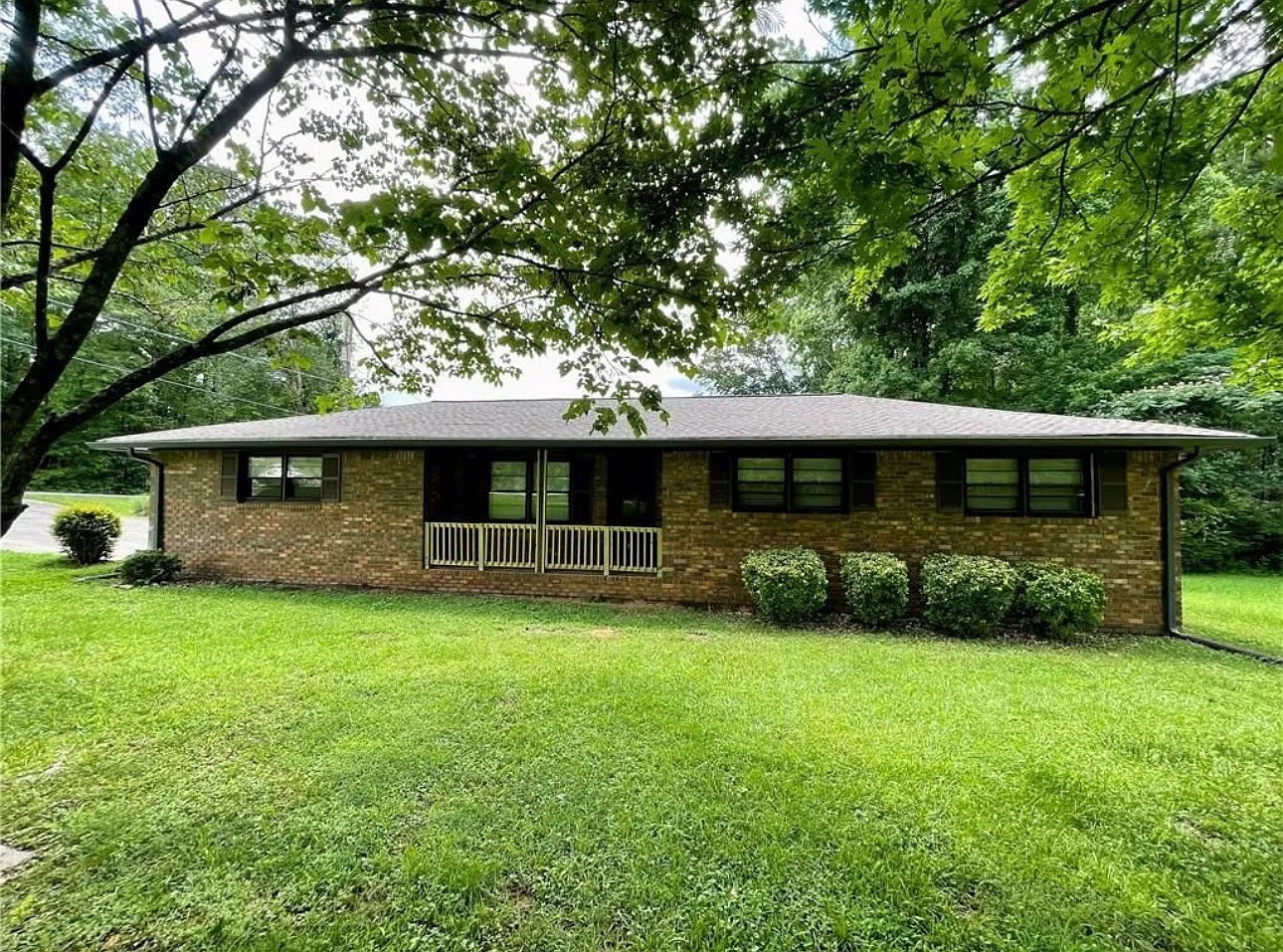3 bed, 1.5 bath, 1097 sqft, $1,850 — Photo 3