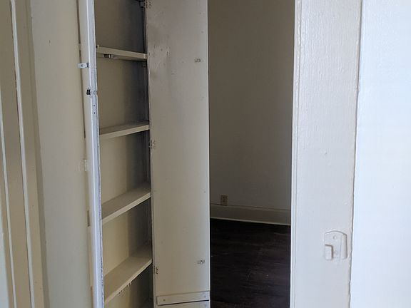 5th image of 303 S 5th St