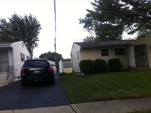 2nd image of 494 Westmoor Pl