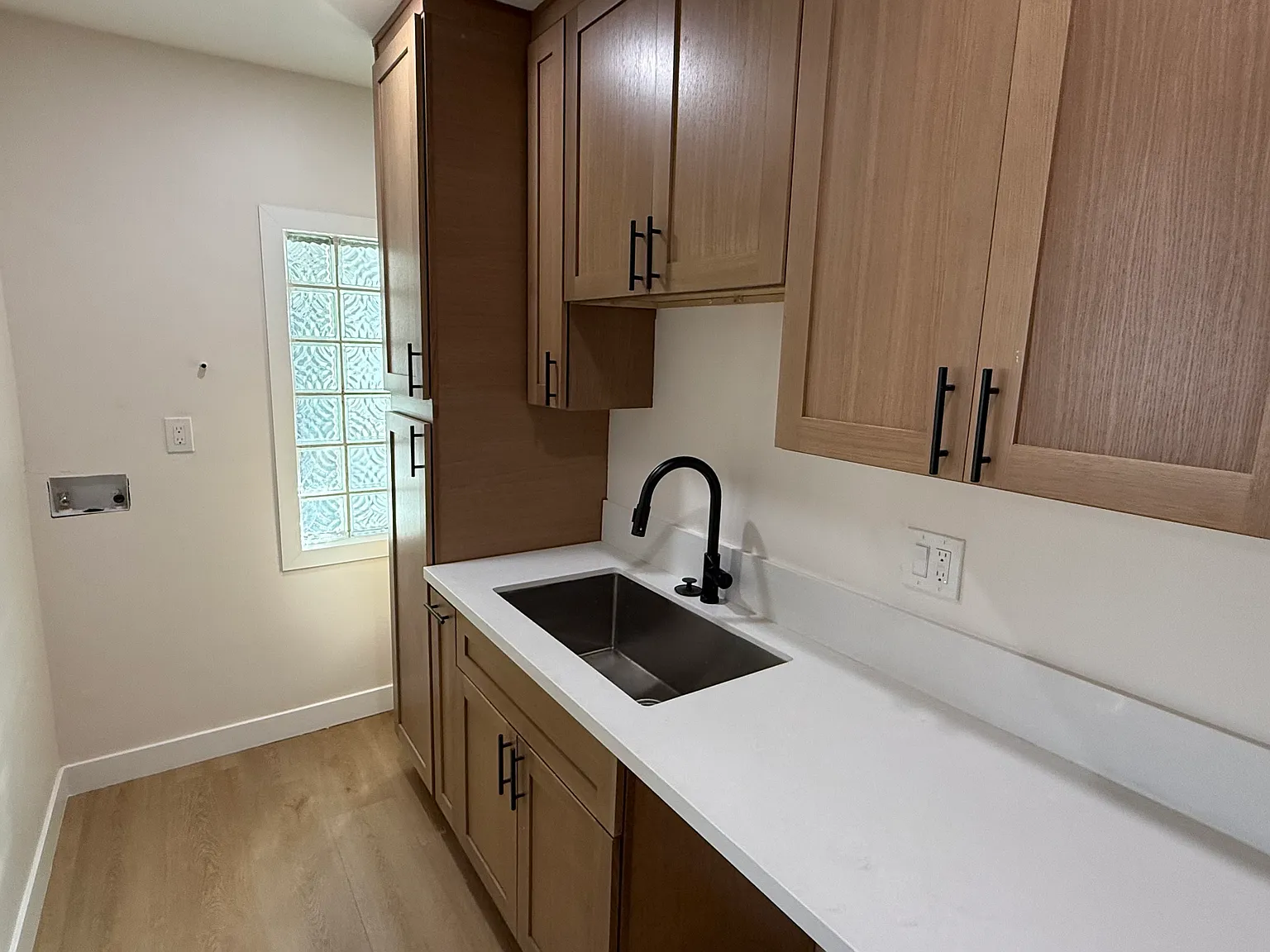1 bed, 600 sqft, $2,098 — Photo 3