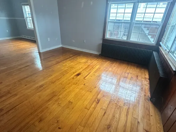 12 School St #10, Chatham, NY 12037