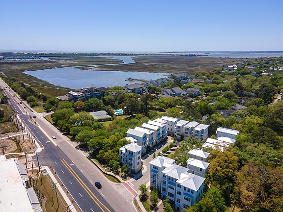 2nd image of 986 Key Colony Ct