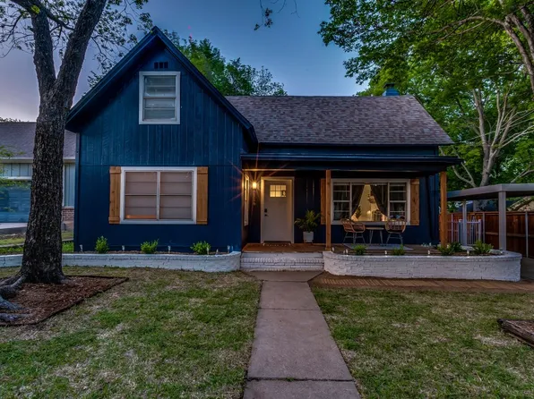 116 W Akard St, Weatherford, TX 76086