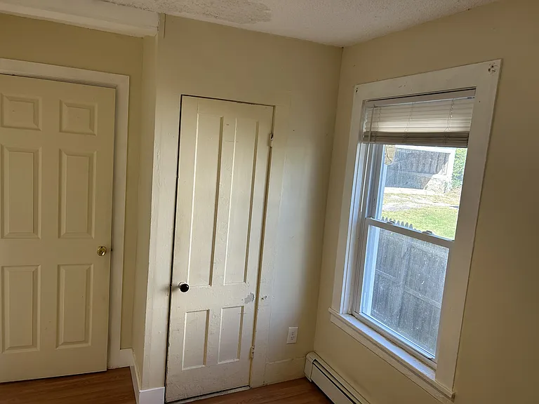 17 W Coit St #1A — Photo 1