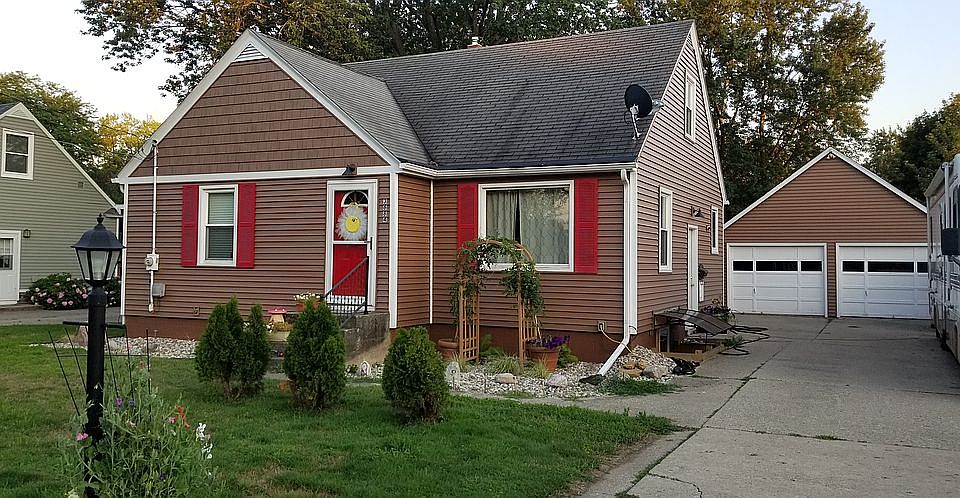 1st image of 3684 Barker St