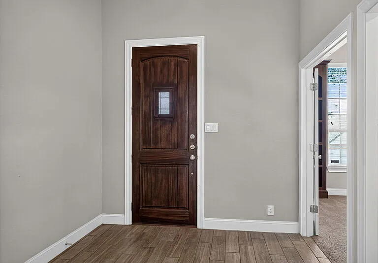 9010 Gate Run — Photo 21