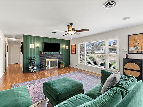 2nd image of 3929 NE Indianola Dr
