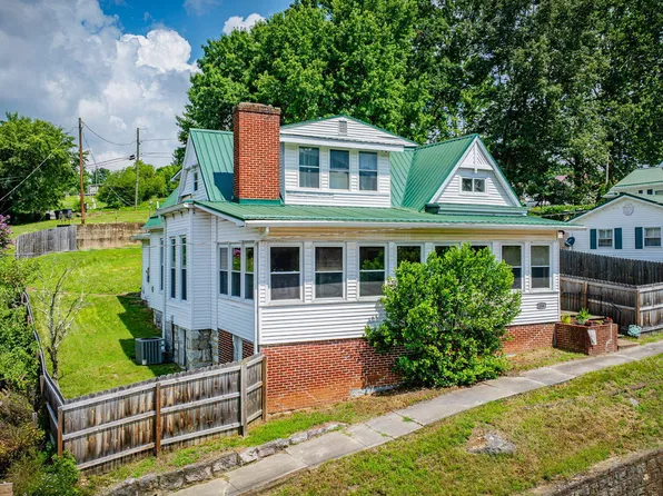 316 W Jackson St, Gate City, VA 24251