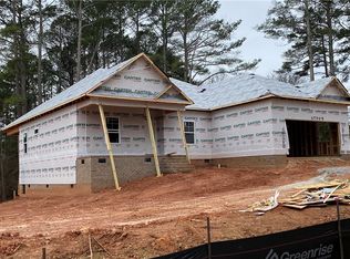 2634 Dog Leg Ln, Seneca, SC 29678