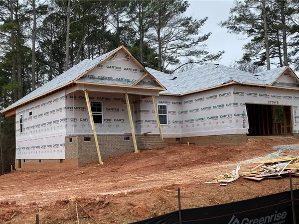 2634 Dog Leg Ln, Seneca, SC 29678