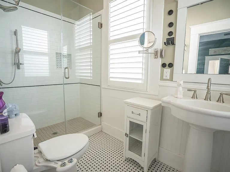 415 Florida St — Photo 12
