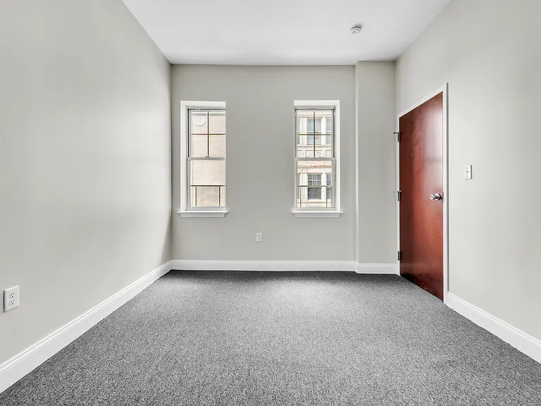 210-303 Farmington Ave #C303 — Photo 7
