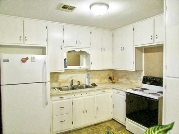 5th image of 20821 SE 74th St