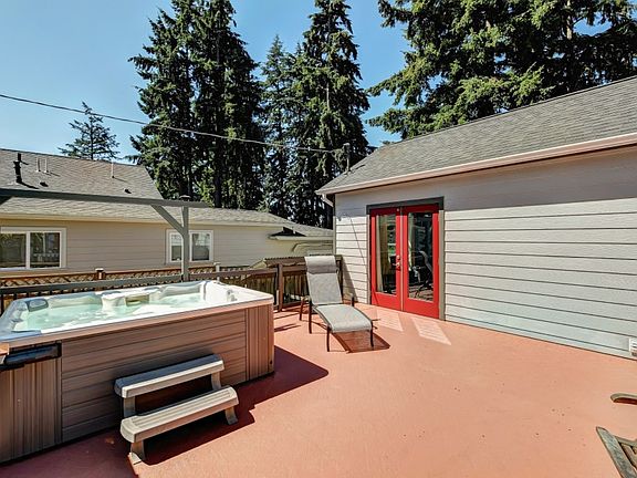 5th image of 13245 1st Ave NW