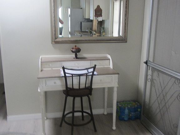 3rd image of 142 Seaward Way