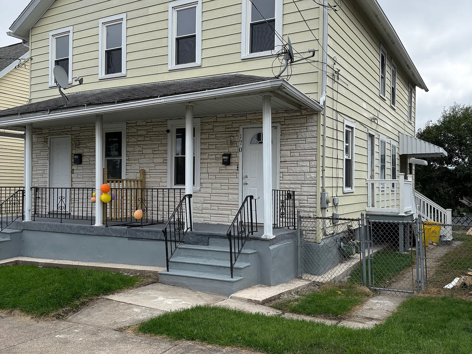 3 bed, $1,400 — Photo 1