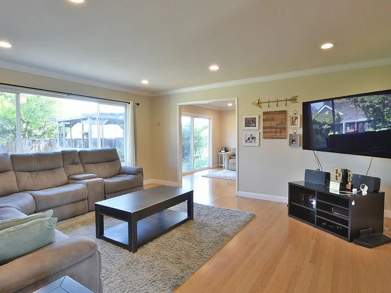 10510 Baywood Ct — Photo 8