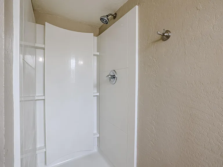 1005 E Cavalier Dr — Photo 19