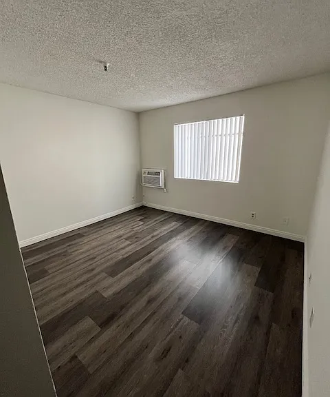 2839 Francis Ave — Photo 6
