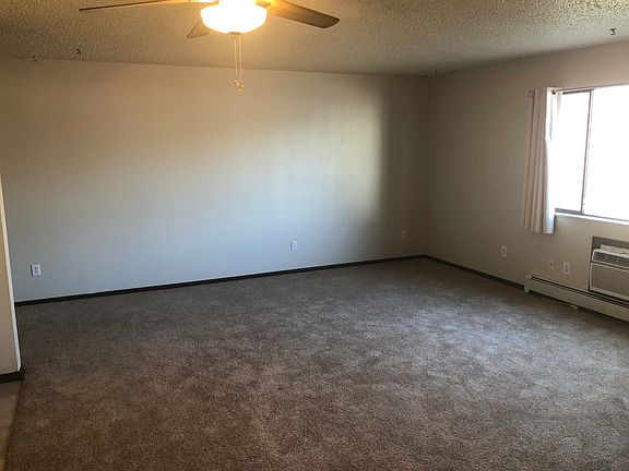 3rd image of 2825 28th St #16