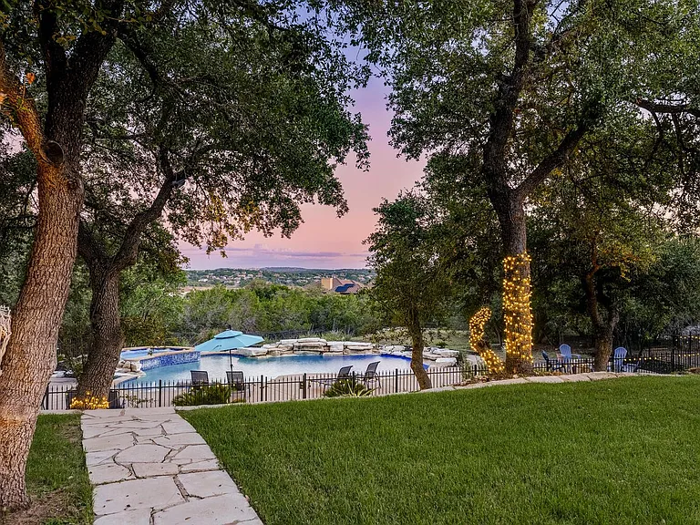 813 Moonlight Bay Dr — Photo 13