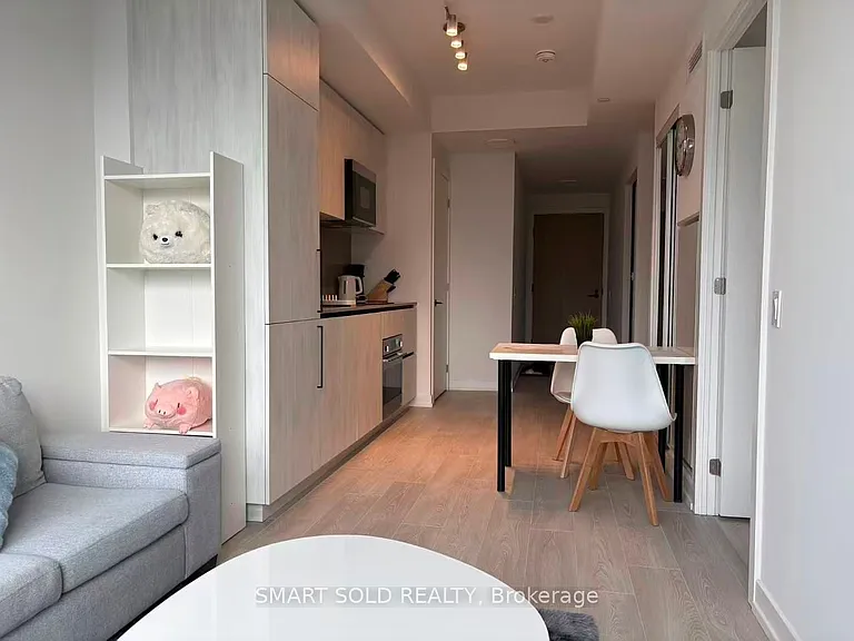 35 Parliament St #823 — Photo 22