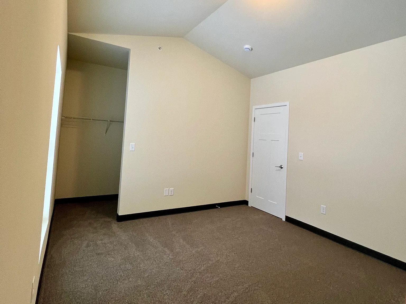 2 bed, 1111 sqft, $1,450 — Photo 4