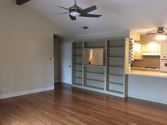 3rd image of 147 Camellia St