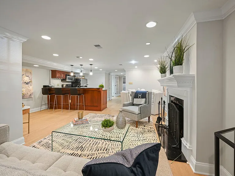 1832 Calvert St NW #1 — Photo 6