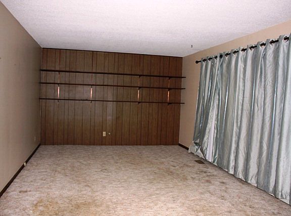2nd image of 10106 Livingston #237