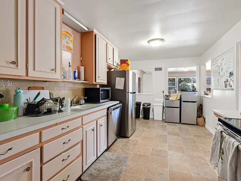 821 W Mulberry St — Photo 9