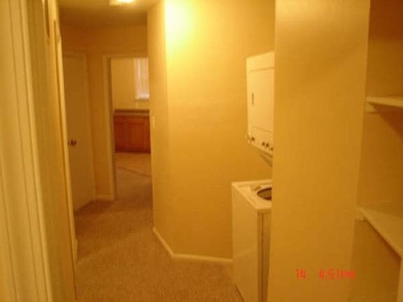 Hallway/Laundry