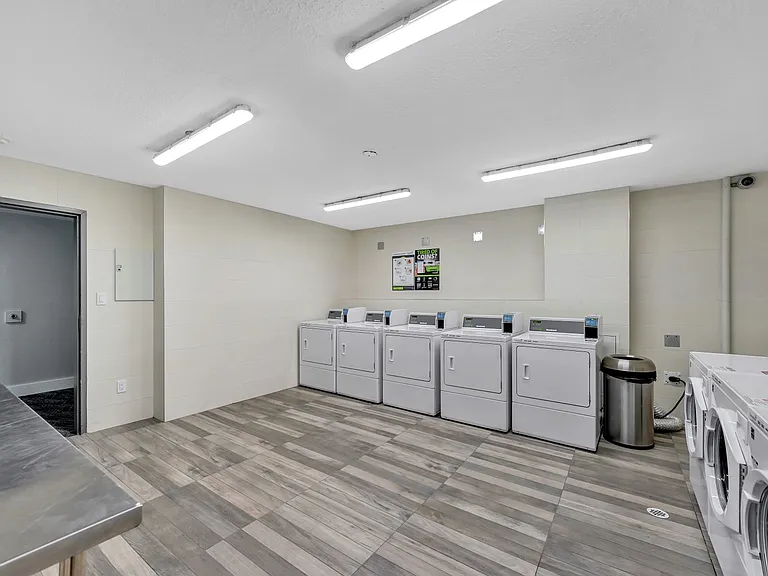 1010 McKenzie Ave #203 — Photo 28