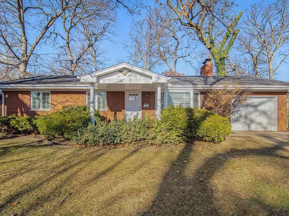 3715 Brentwood Dr, South Bend, IN 46628
