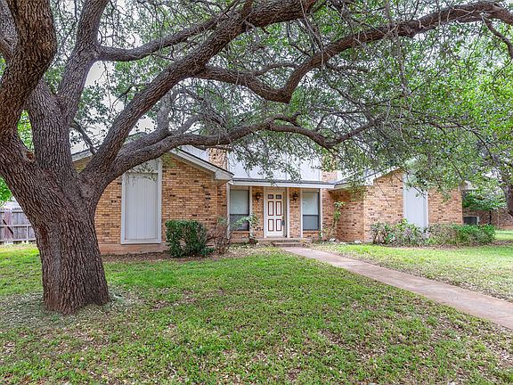 2nd image of 3265 Woodhollow Cir