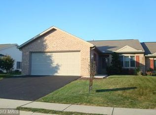 335 Parkwood Dr, Chambersburg, PA 17201