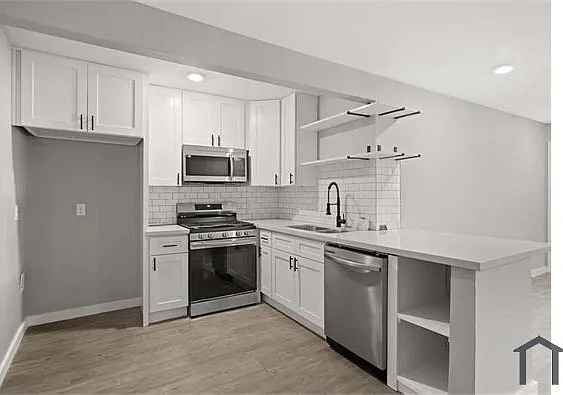 3 bed, 2400 sqft, $1,750 — Photo 4