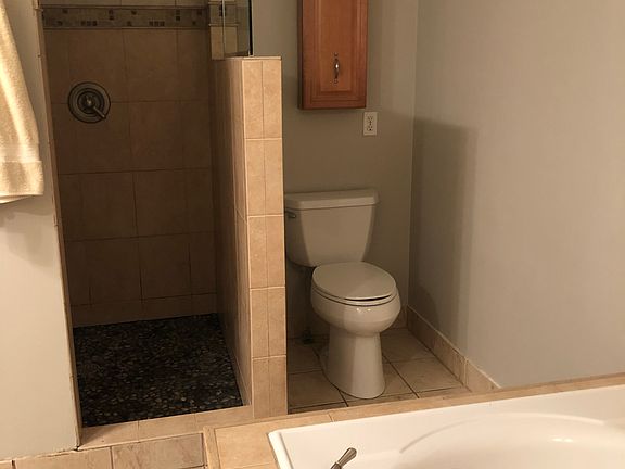 4th image of 117 Susan Way Dr