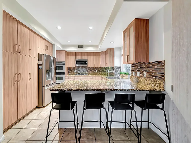 19316 Lavi Ct — Photo 35