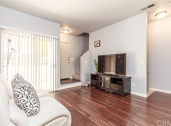 3rd image of 217 S Catalina Ave Unit 5