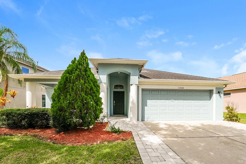 4 bed, 2.0 bath, 2061 sqft, $2,460 — Photo 1