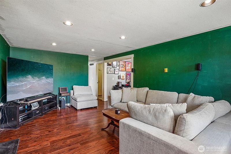 3rd image of 1006 S 72nd Street